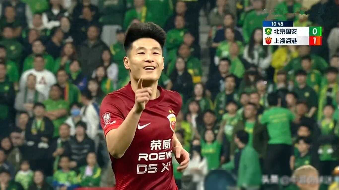 包含上港大胜一方，武磊贡献两球良绩的词条