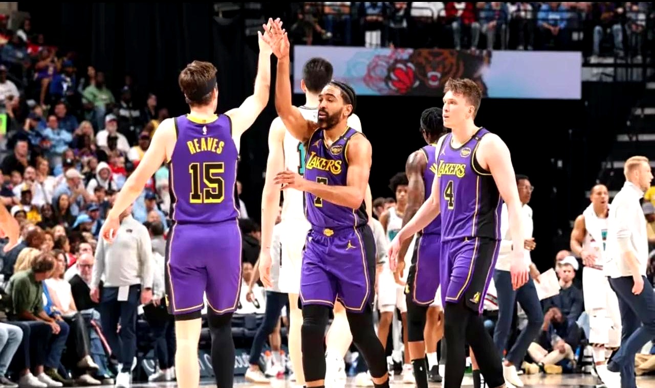 湖人主场横扫灰熊,豪取九连胜 湖人主场横扫灰熊,豪取九连胜