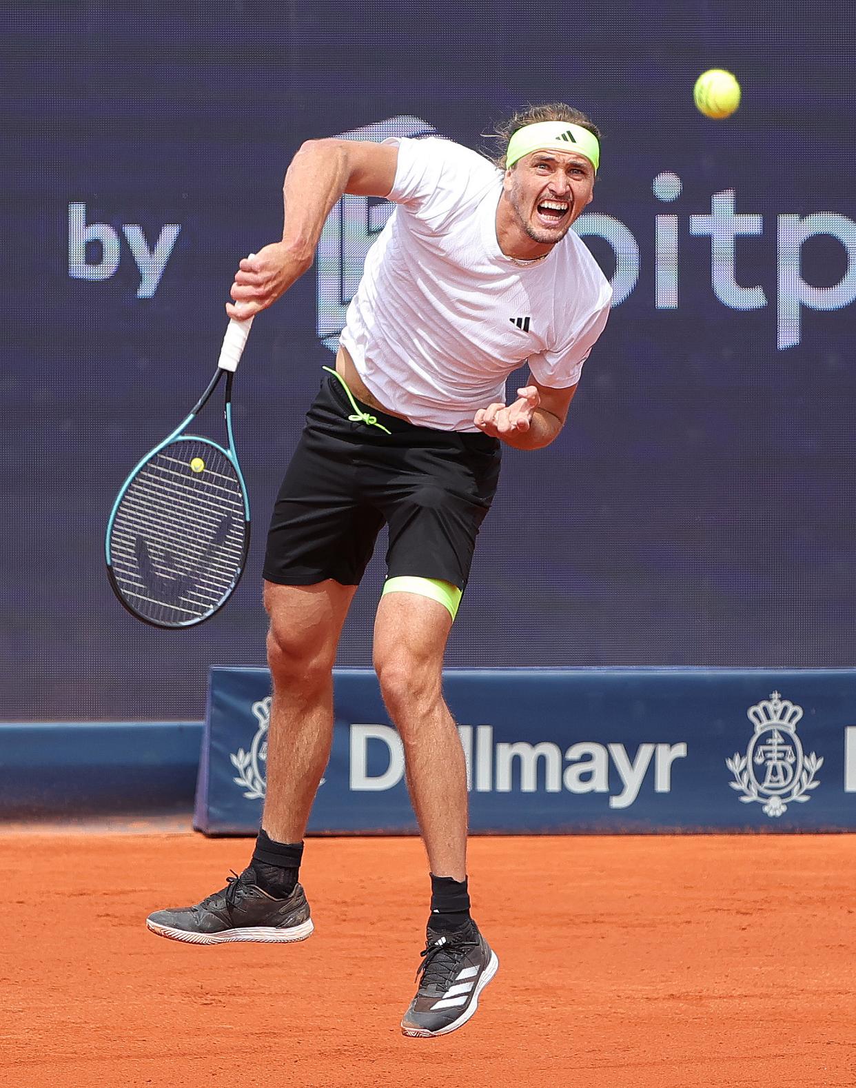 包含意大利网球队鏖战美国网球队,兹维列夫制霸全场的词条 包含意大利网球队鏖战美国网球队,兹维列夫制霸全场的词条