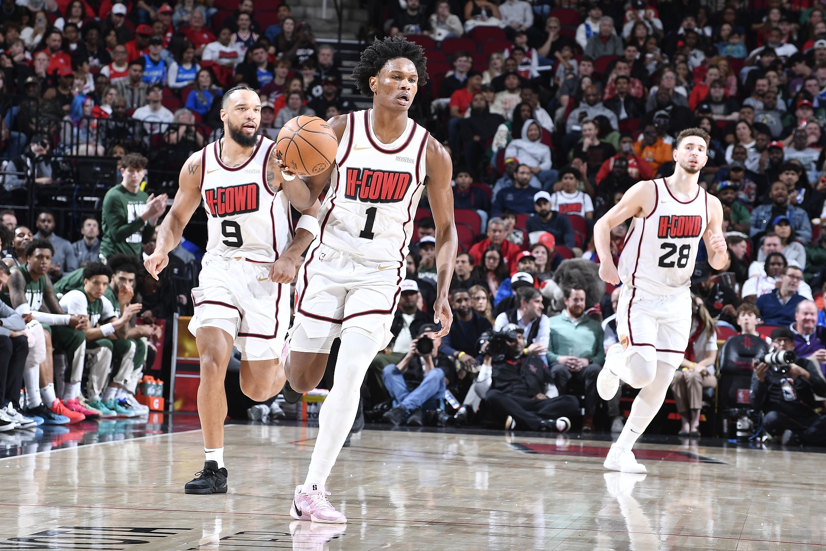 火箭主场力克活塞,取得七连胜 火箭主场力克活塞,取得七连胜