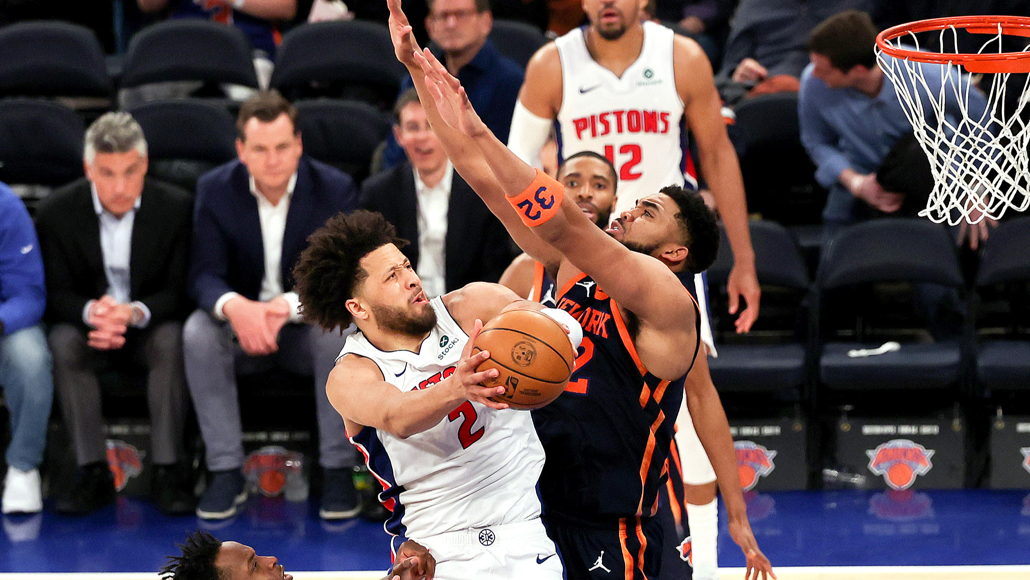 爵士大胜活塞,再次连胜 爵士大胜活塞,再次连胜