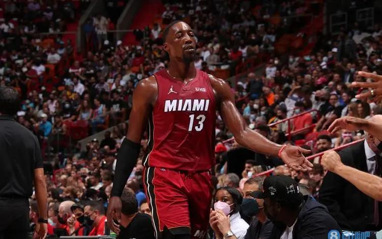 pg电子-日本男篮爆冷加拿大男篮，阿德巴约绝境逆转的简单介绍