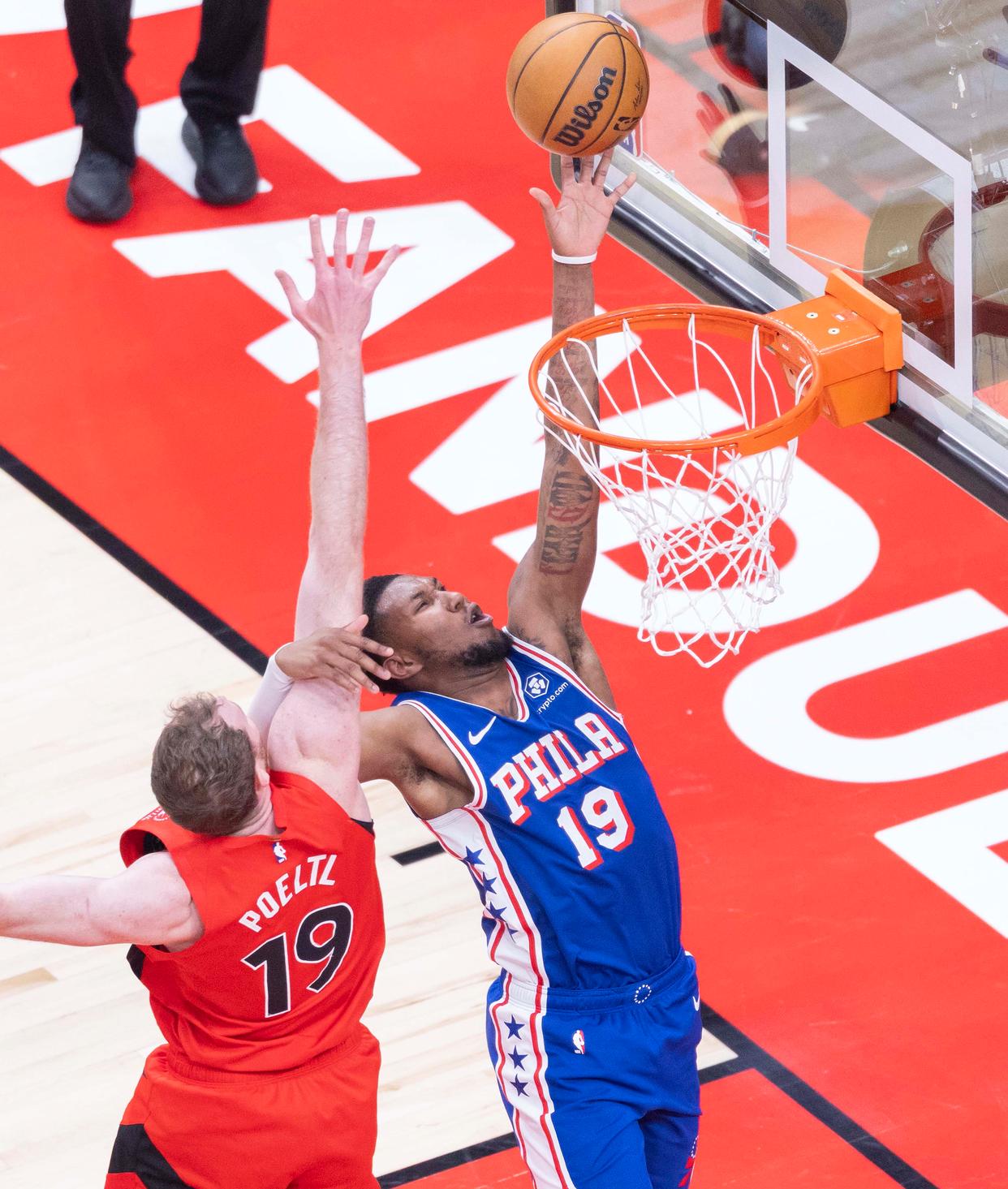 猛龙送走篮网,赢得两连胜 猛龙送走篮网,赢得两连胜