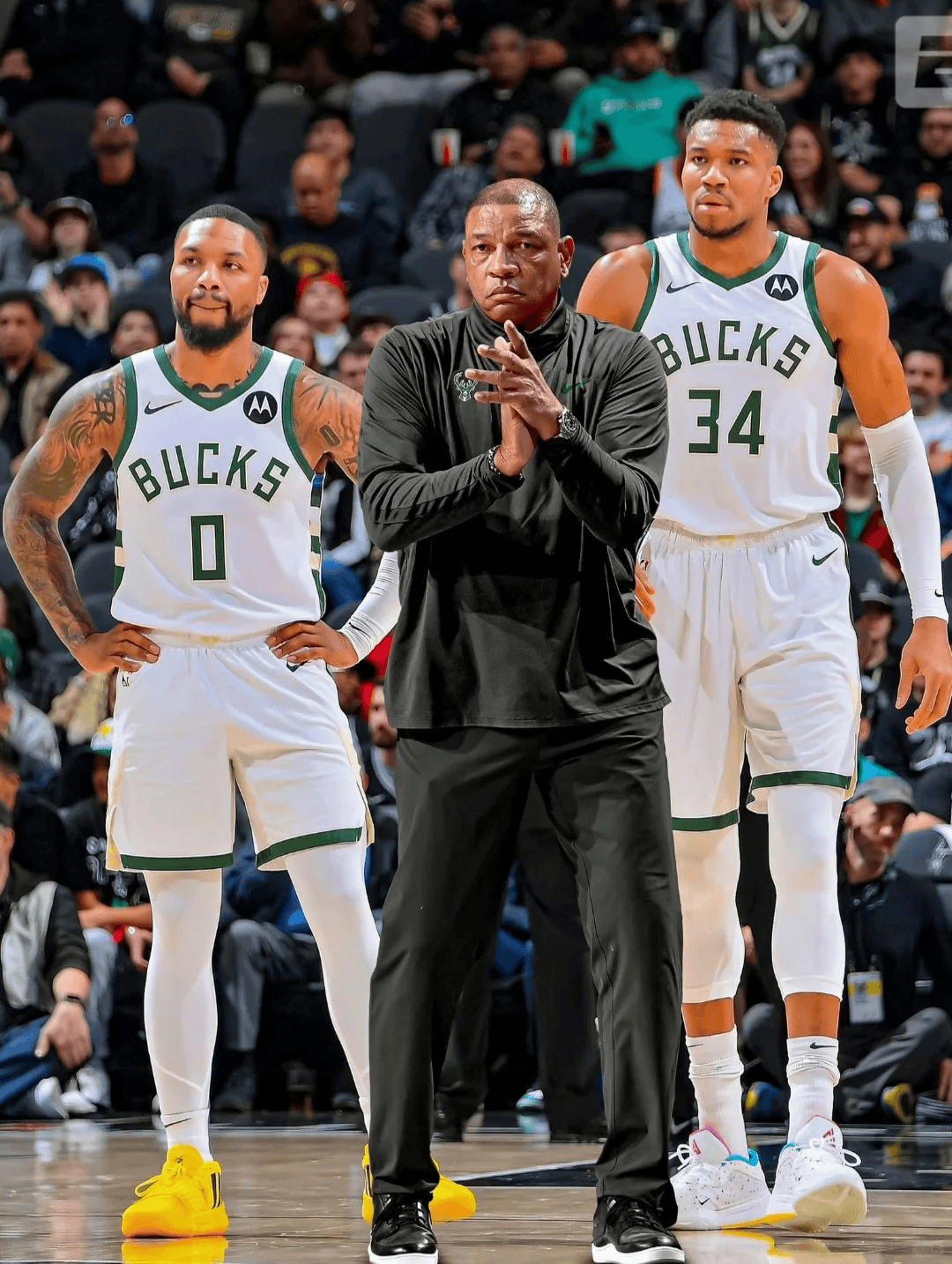 篮网客场击败雄鹿，取得关键胜利