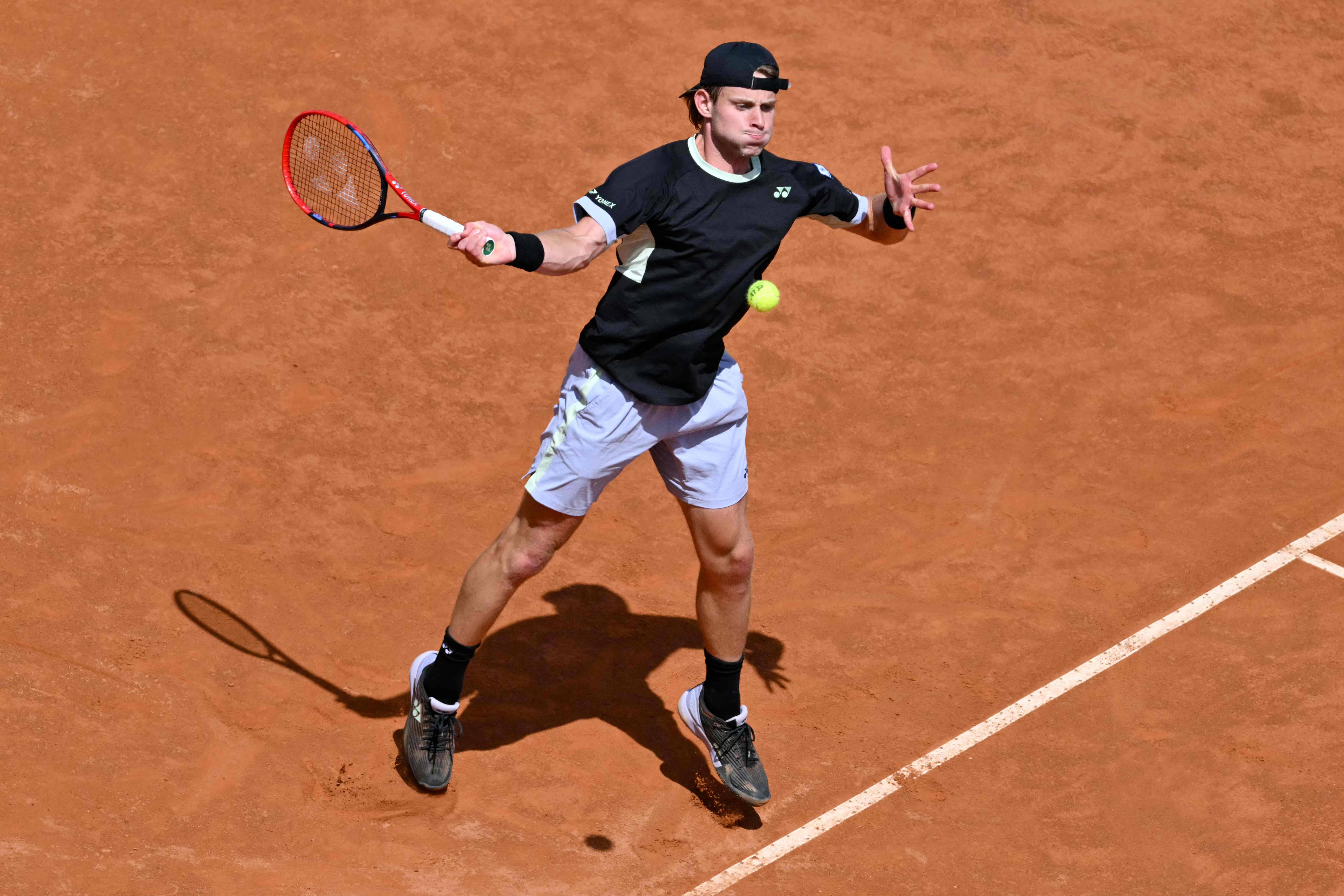 世界网球队翻盘西班牙网球队，纳达尔三分雨点燃全场的简单介绍