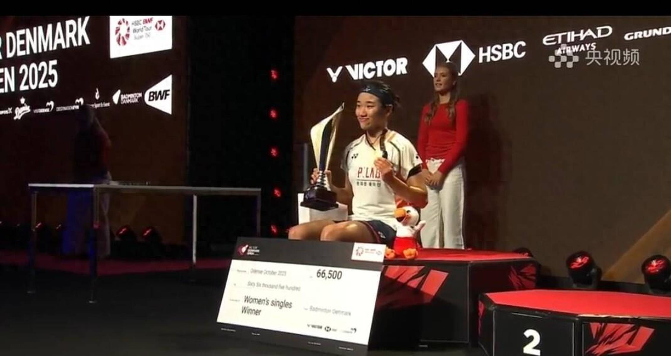 pg电子模拟器-丹麦队逆转泰国队，李梓嘉统治全场