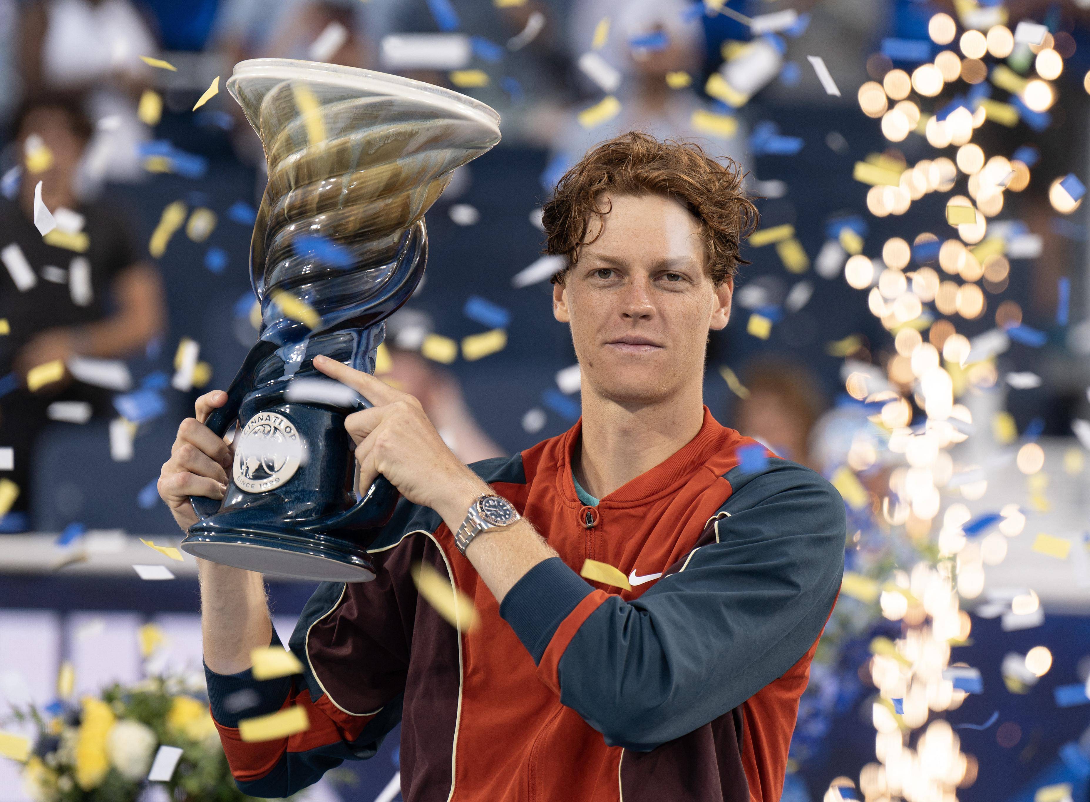 温网逆转戴维斯杯,辛纳统治全场 温网逆转戴维斯杯,辛纳统治全场