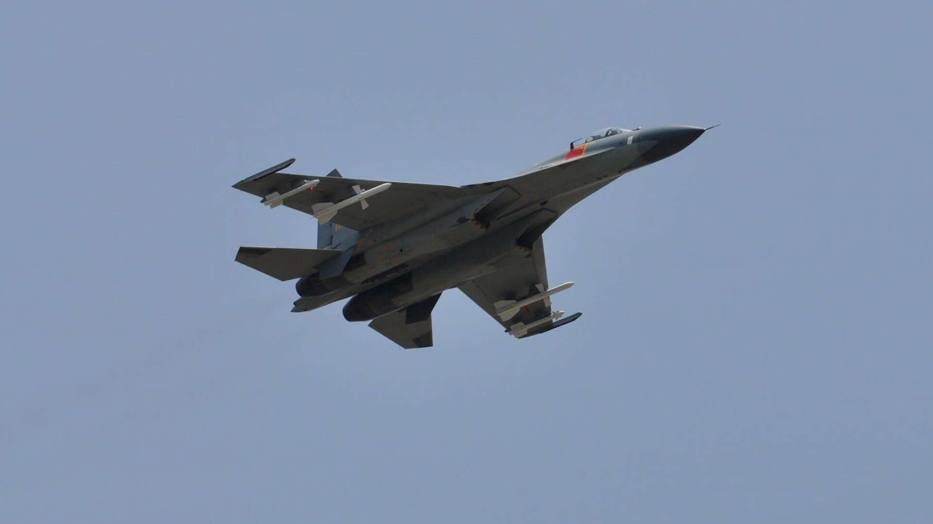 冰火两重天，CBA决胜时刻与NBA王者归来的叙事交响