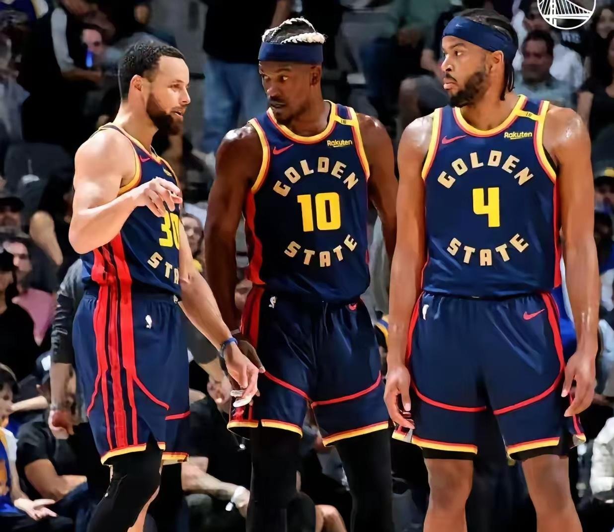 库里成为全场焦点，辽宁队淘汰深圳队